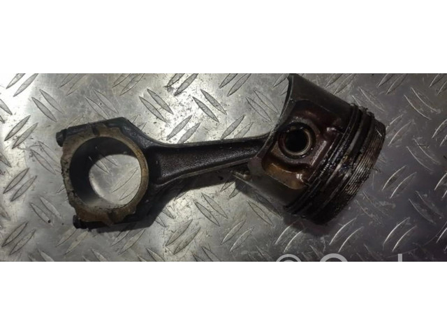 Поршень с шатуном Volvo 440 для бензинового двигателя 1.8