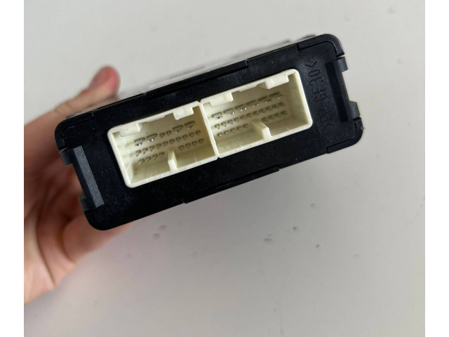 Блок управления коробкой передач 8953575010   Toyota Prius (XW30)