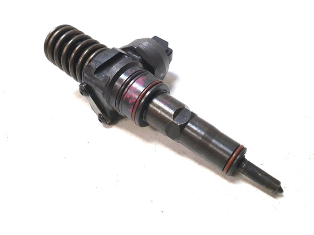 Форсунка 038130073AR    Audi A3 S3 8L  ATD,AXR 