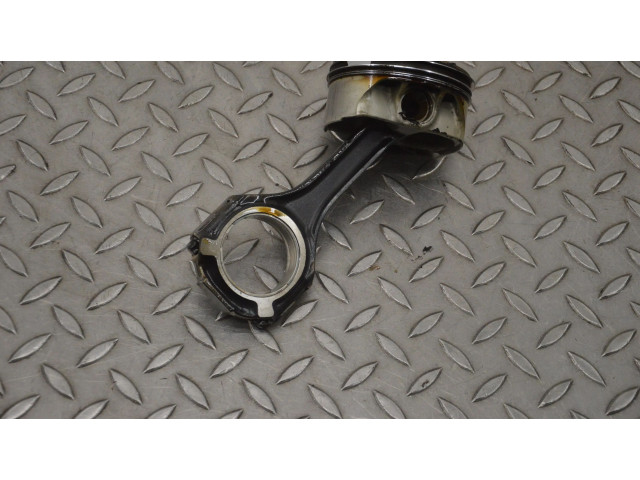 Поршень M 157.985 2328 Mercedes-Benz S C217