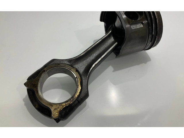 Píst Mercedes-Benz E W211 648.961