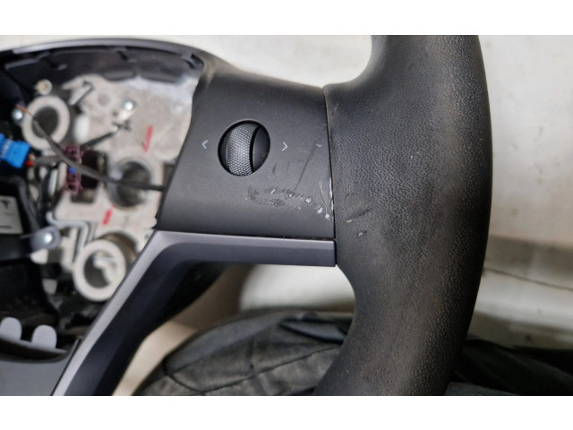 Руль Tesla Model Y 2020 - года 1626599