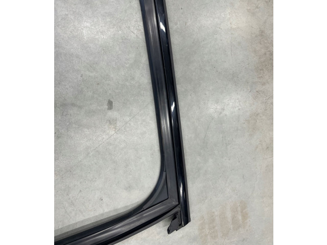 Уплотнительная резина (у стекла)    Audi A6 S6 C7 4G      