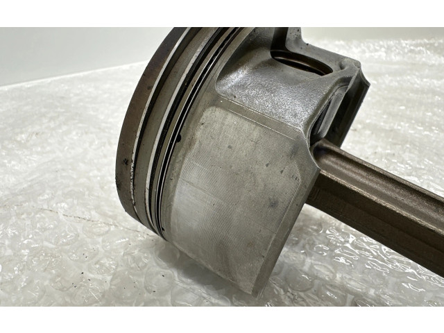 Píst Mercedes-Benz CLS AMG C219