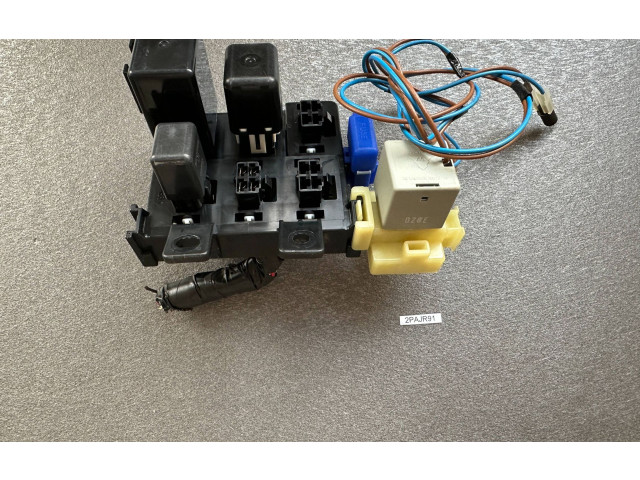 Pojistková skříňka MR142435, 056700-6480 Mitsubishi Pajero 1995