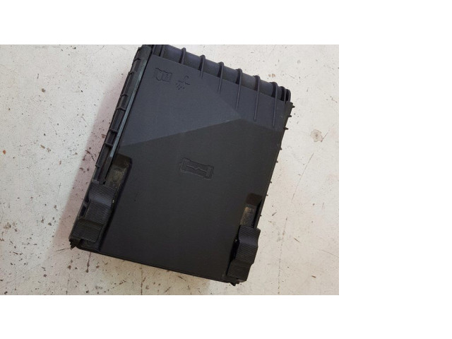 Pojistková skříňka 1k0937125a Audi A3 S3 8P 2003