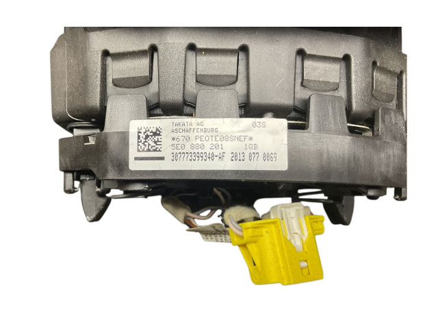 Руль Skoda Fabia Mk2 (5J)  2007 - 2014 года 5J0419091L, 5E0880201      