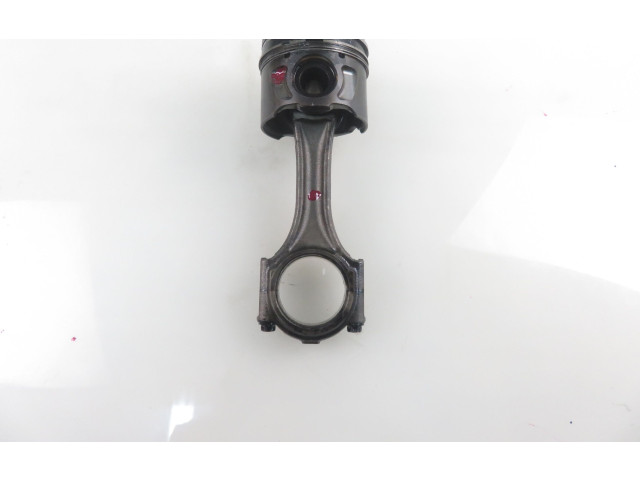 Поршень с шатуном 4HN Mitsubishi Outlander