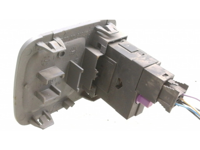 Включатель регулировки высоты фонарей