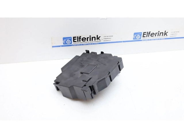 Блок предохранителей 8889877787, 8889877787 Lynk & co 01