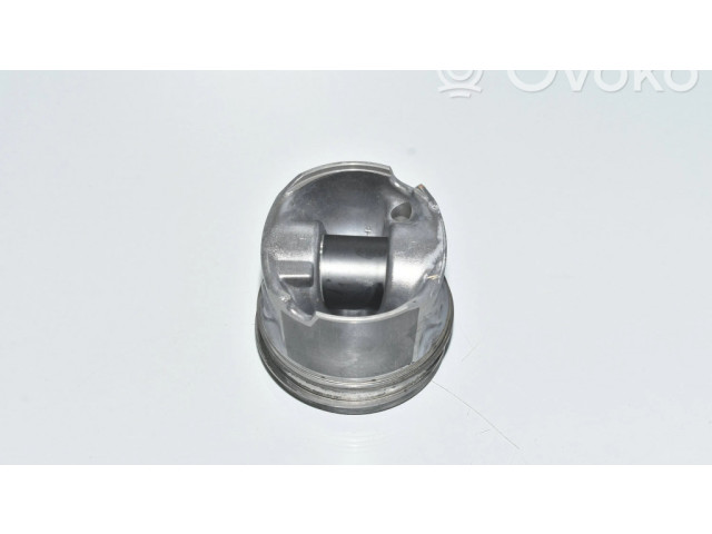 Píst 7805331, 11257805331 BMW 7 F01 F02 F03 F04 pro naftový motor 2.0