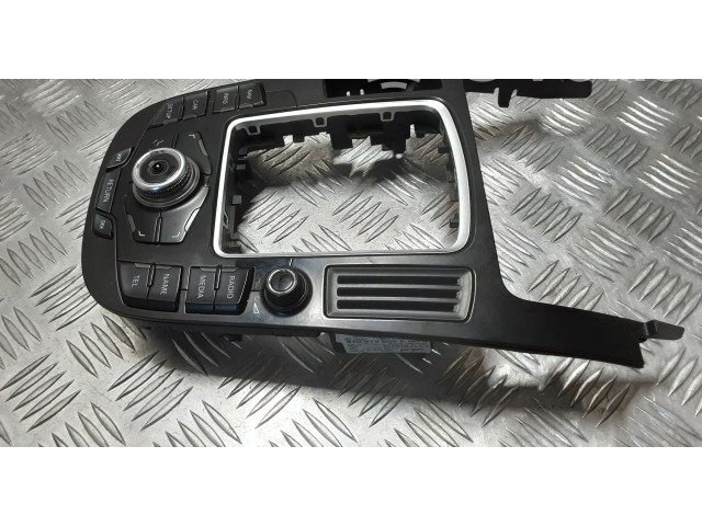 Радио/ проигрыватель CD/DVD / навигация