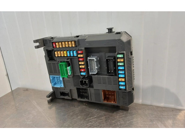 Блок предохранителей 9819850080 Peugeot 2008 I