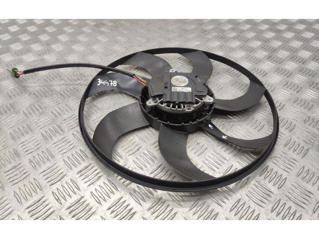 Вентилятор радиатора     5Q0121203DA    Volkswagen PASSAT B8 1.6