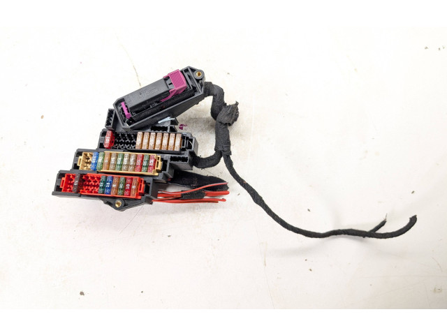   Pojistková skříňka 4E0941817   Audi Q7 4L 2014