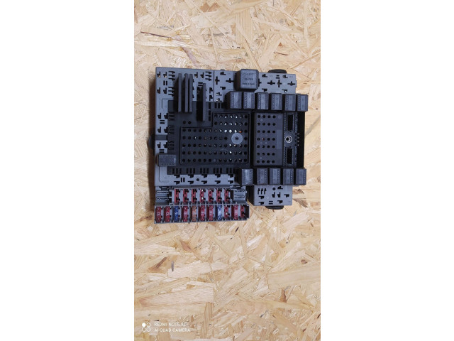 Блок предохранителей 9494343   Volvo S80