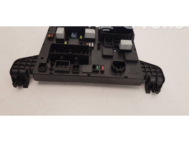 Pojistková skříňka 13449202 Opel Zafira C 2016