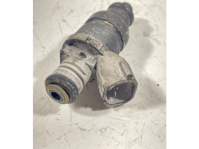 Форсунка mr988977 Mitsubishi Colt