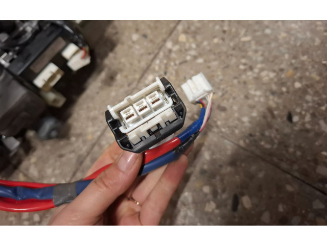 Zámek zadních dveří 8096048040 Lexus RX 450H 2015