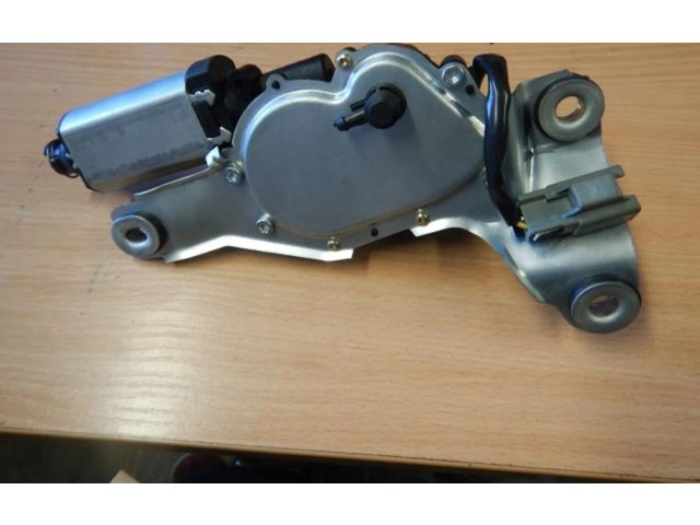 Двигатель стеклоочистителя заднего стекла     8667188, 064038001010    Volvo V70 