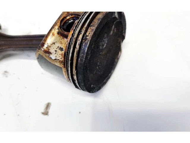 Поршень с шатуном Skoda Roomster (5J)