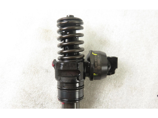 Форсунка 0414720215, 038130073AG    Audi A3 S3 8P  BKC 