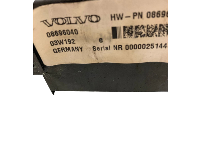 Блок предохранителей  08696040   Volvo V70    