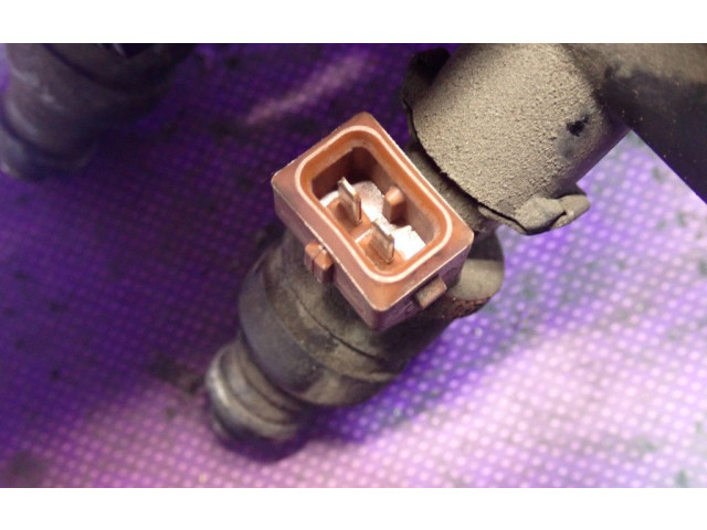 Топливная рампа 047133319Q, 047133319Q Skoda Fabia Mk1 (6Y)