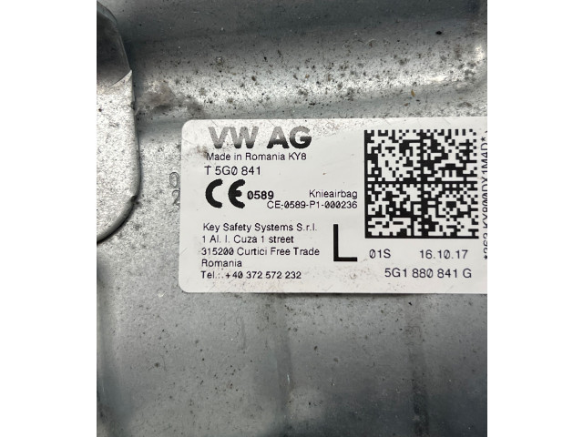 Подушка безопасности для колен T5G0841, 5G1880841G Skoda Octavia Mk3 (5E)