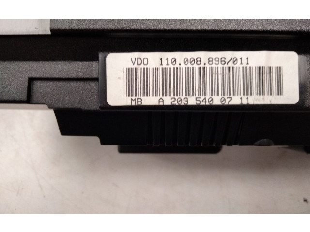 Přístrojová deska Mercedes-Benz C W203 2002 A2035400711