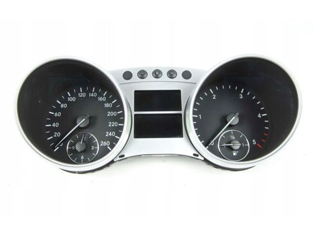 Панель приборов    Mercedes-Benz R W251       