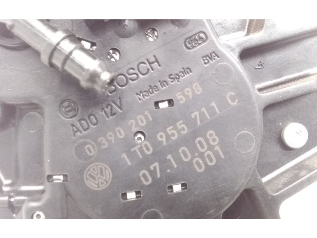 Моторчик заднего дворника 0390201598, 1T0955711C Volkswagen Caddy