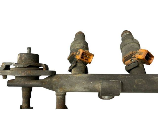 Топливная рампа Jeep Cherokee XJ для двигателя AMC 242 High Output