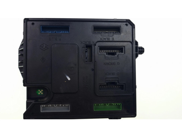 Блок предохранителей  284B15472R   Renault Zoe    