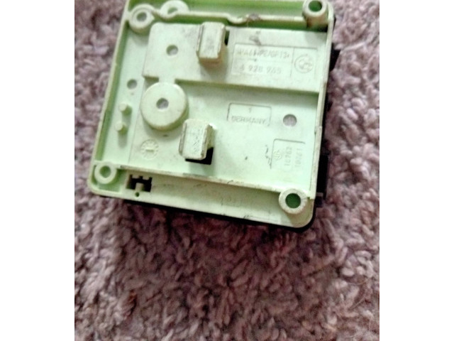 Блок предохранителей 8387547 BMW X3 E83