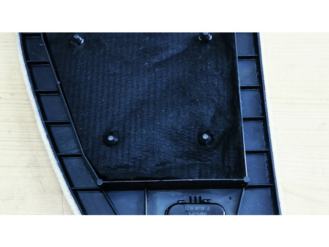 Другая деталь отделки багажника