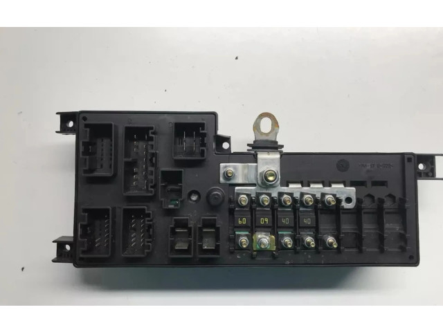 Блок предохранителей 30728008, 518828108 Volvo S80