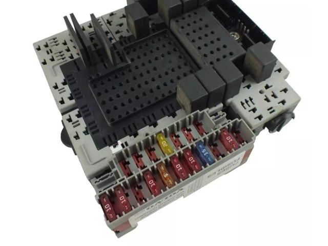 Блок предохранителей 30679527 Volvo XC90