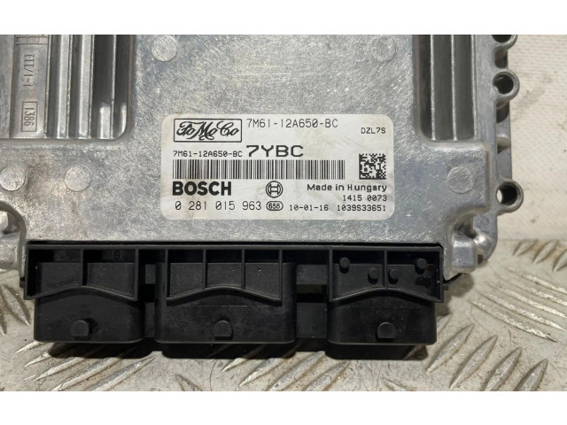 Блок управления двигателем Блок управления 7M6112A650BC Mazda 3 II