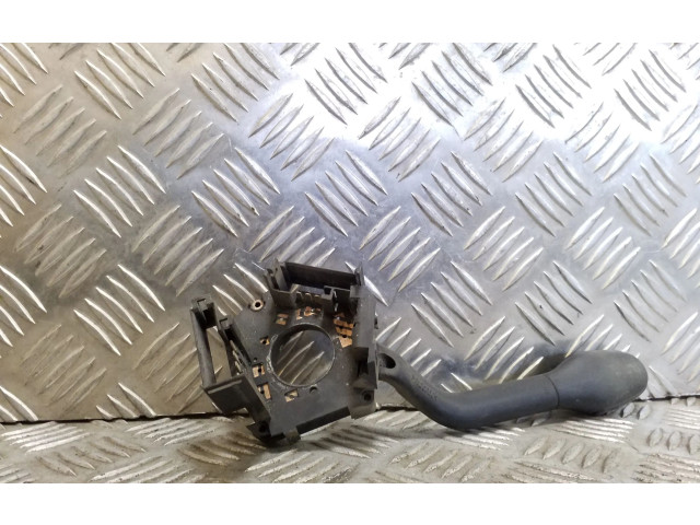 Ручка стеклоочистителей    Volkswagen PASSAT B4