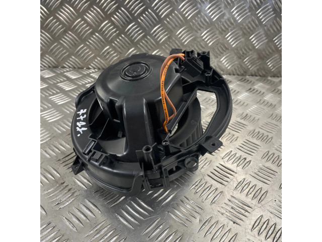 Вентилятор печки T1023403NV Skoda Superb B8 (3V)