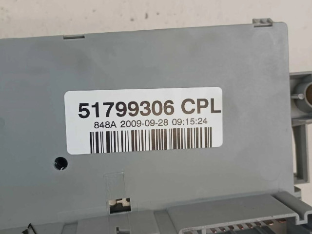 Блок предохранителей  51799306, 406626   Lancia Musa    