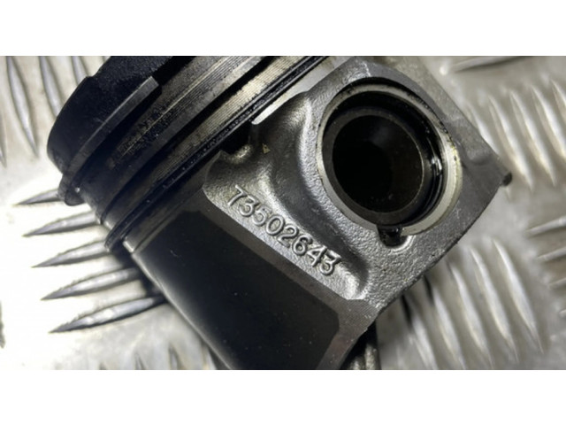 Píst 73502643 Fiat Doblo pro naftový motor 1.3