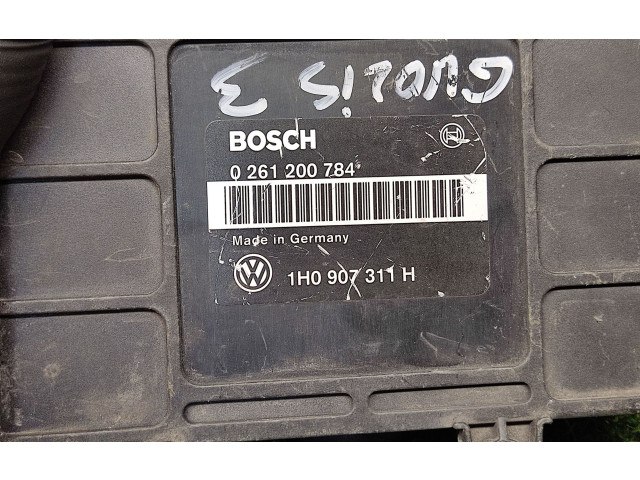 Блок управления двигателем ECU 1H0907311H, 0261200784 Volkswagen Golf III 1994