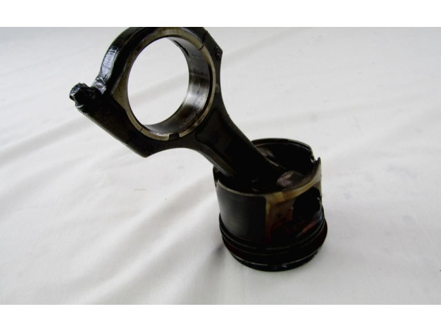 Píst 11258580699 BMW 5 F10 F11