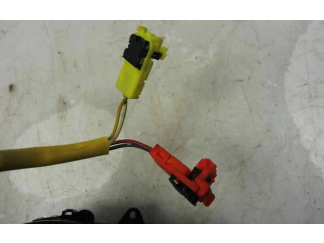 Подушка безопасности водителя Z90W380027   Mazda 323