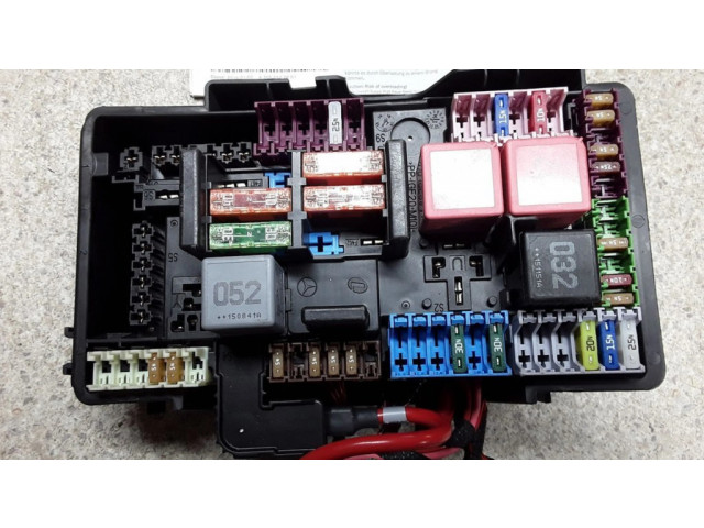 Pojistková skříňka A2055848201 Mercedes-Benz C W205 2017