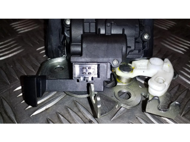 замок багажника 8R0827520C, 8K9827505 Audi Q5 SQ5 2008-2017 года