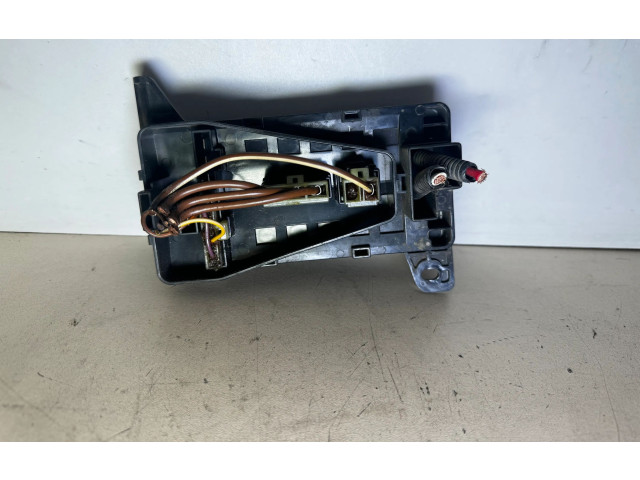 Блок предохранителей YOE10095, 071827121391 Rover 200 XV