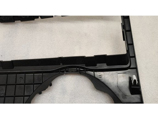 Другая деталь салона